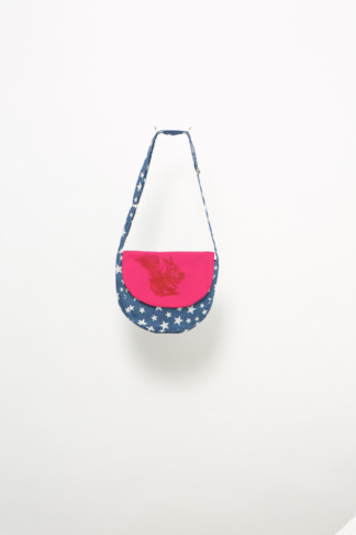 Tasche mit Eichhörnchen, Jeans mit Sternen, rosa
